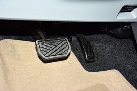 2013款铃木奥拓1.0L手动豪华型