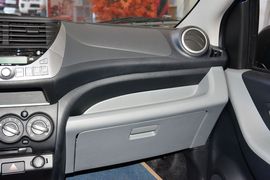 2013款铃木奥拓1.0L手动豪华型