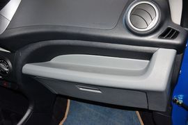 2013款铃木奥拓1.0L手动豪华型