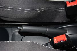 2013款铃木奥拓1.0L手动豪华型