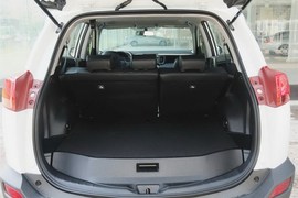 2015款丰田RAV4