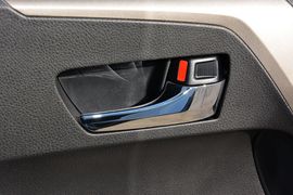 2015款丰田RAV4