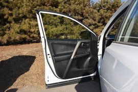 2015款丰田RAV4