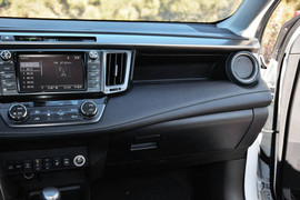 2015款丰田RAV4