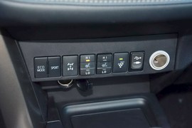 2015款丰田RAV4