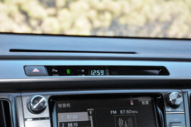 2015款丰田RAV4