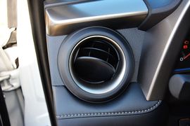 2015款丰田RAV4
