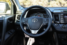 2015款丰田RAV4