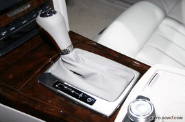 奔驰E200