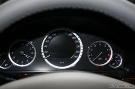 奔驰E200