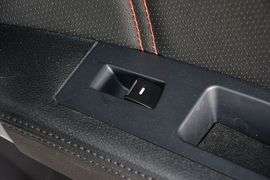 2015款吉利GX7运动版2.0L自动尊贵型