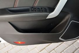2015款吉利GX7运动版2.0L自动尊贵型