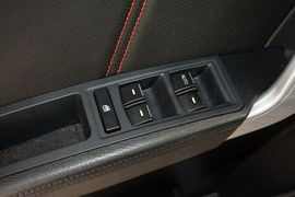 2015款吉利GX7运动版2.0L自动尊贵型