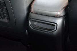 2015款吉利GX7运动版2.0L自动尊贵型