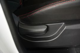 2015款吉利GX7运动版2.0L自动尊贵型