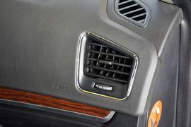 2015款吉利GX7运动版2.0L自动尊贵型