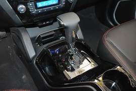 2015款吉利GX7运动版2.0L自动尊贵型