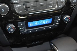 2015款吉利GX7运动版2.0L自动尊贵型