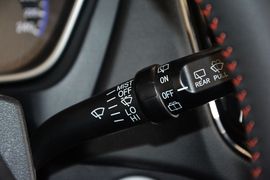 2015款吉利GX7运动版2.0L自动尊贵型
