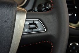 2015款吉利GX7运动版2.0L自动尊贵型