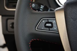 2015款吉利GX7运动版2.0L自动尊贵型