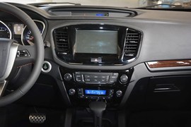 2015款吉利GX7运动版2.0L自动尊贵型