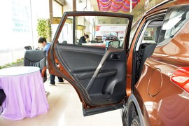 2015款丰田RAV4