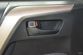 2015款丰田RAV4