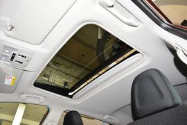 2015款丰田RAV4