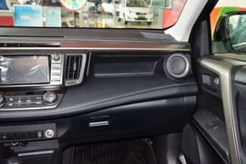 2015款丰田RAV4