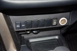 2015款丰田RAV4