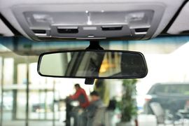 2015款丰田凯美瑞2.0S凌动版