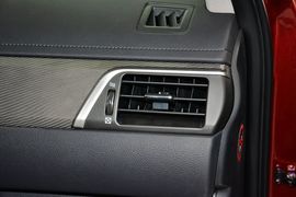 2015款丰田凯美瑞2.0S凌动版