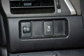 2015款丰田凯美瑞2.0S凌动版