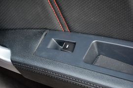 2015款吉利GX7运动版2.0L自动尊贵型
