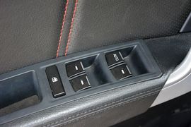 2015款吉利GX7运动版2.0L自动尊贵型