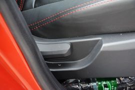2015款吉利GX7运动版2.0L自动尊贵型