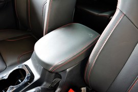 2015款吉利GX7运动版2.0L自动尊贵型