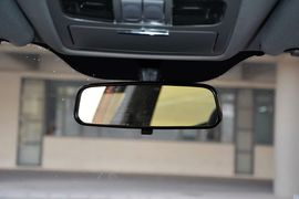 2015款吉利GX7运动版2.0L自动尊贵型