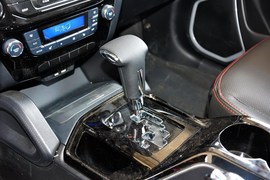 2015款吉利GX7运动版2.0L自动尊贵型