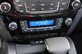 2015款吉利GX7运动版2.0L自动尊贵型