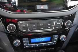 2015款吉利GX7运动版2.0L自动尊贵型