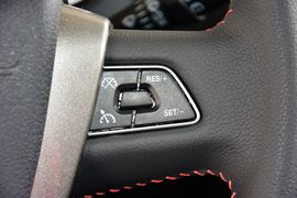 2015款吉利GX7运动版2.0L自动尊贵型