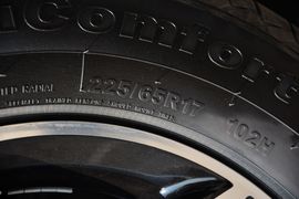 2015款吉利GX7运动版2.0L自动尊贵型