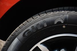 2015款吉利GX7运动版2.0L自动尊贵型