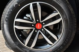 2015款吉利GX7运动版2.0L自动尊贵型