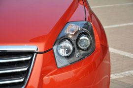 2015款吉利GX7运动版2.0L自动尊贵型