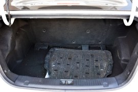 2015款长安逸动电动车尊贵型