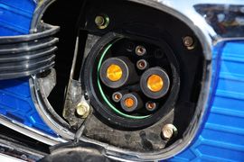 2015款长安逸动电动车尊贵型