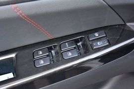 2015款长安逸动电动车尊贵型